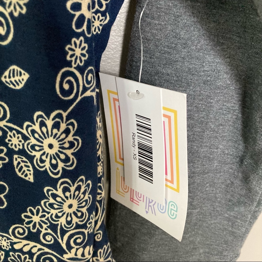 NWT LulaRoe Randy Tee - Picture 2 of 4